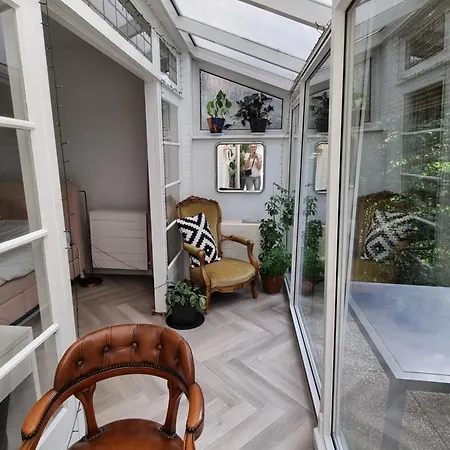 Apartment With Garden Near Kralinge Plas *
